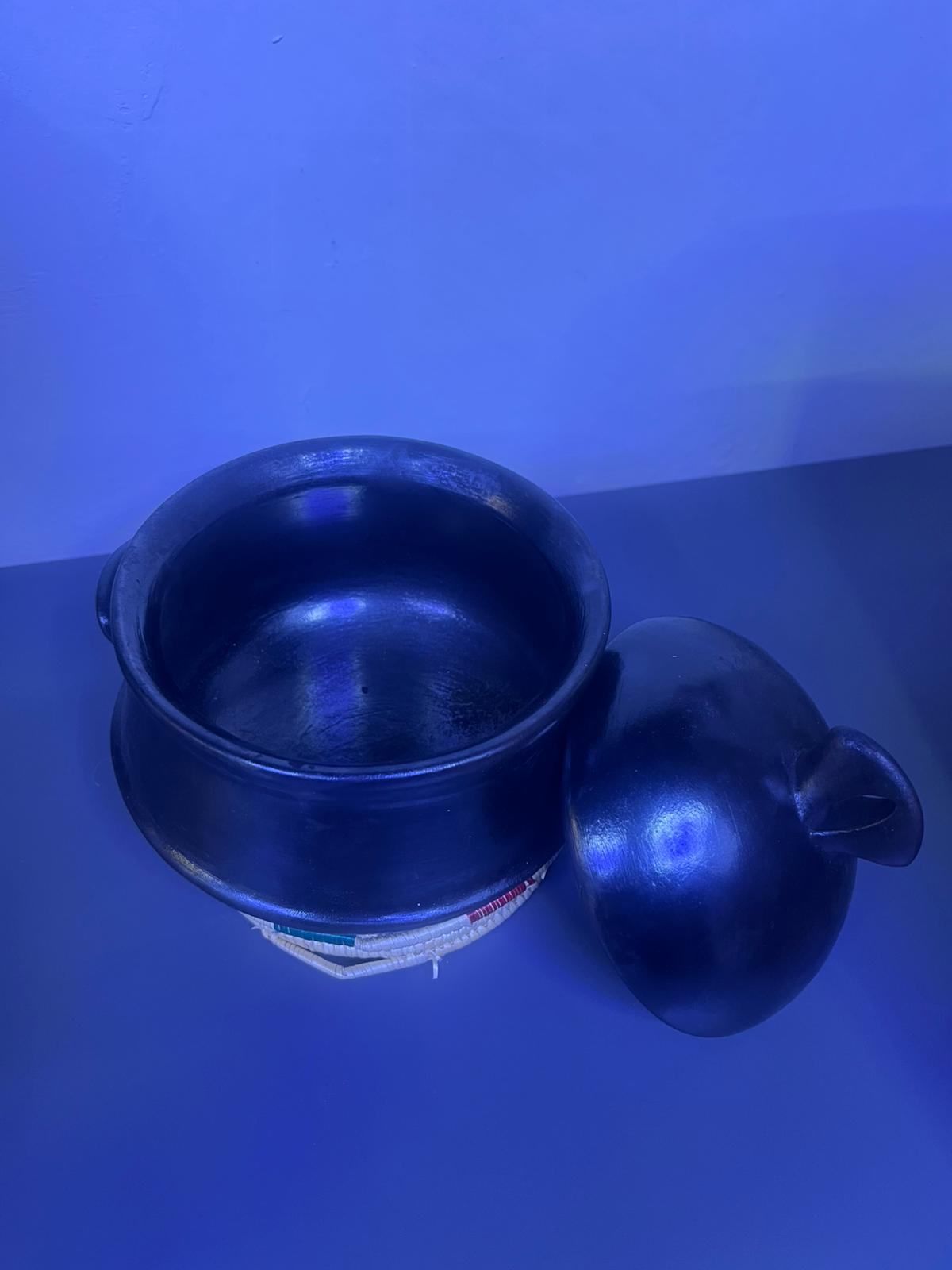 ETHIOPIAN/ ERITREAN TRADITIONAL
COOKING-POT (TSAHLI