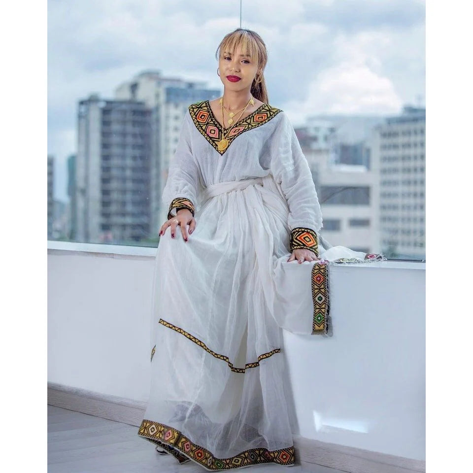 Graceful Shimena Kemis with Delicate Tilf Patterns