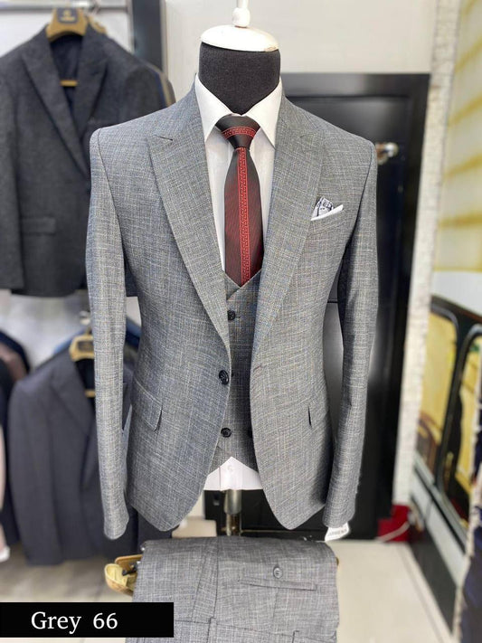 Chic Light Grey Three-Piece Suit Modern Style with Timeless Sophistication