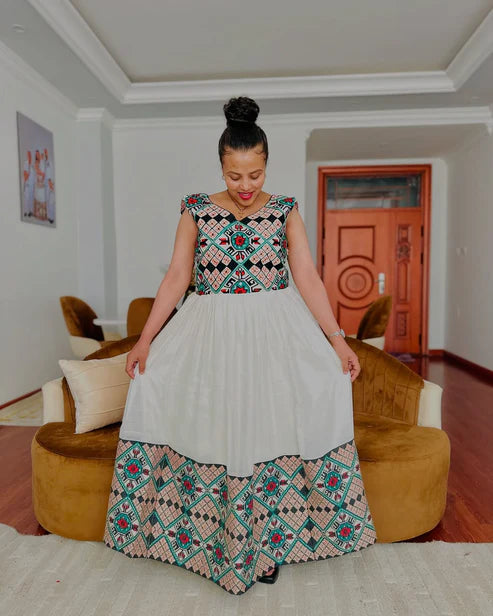 Flattering Sophisticated Embroidery on Traditional Dress